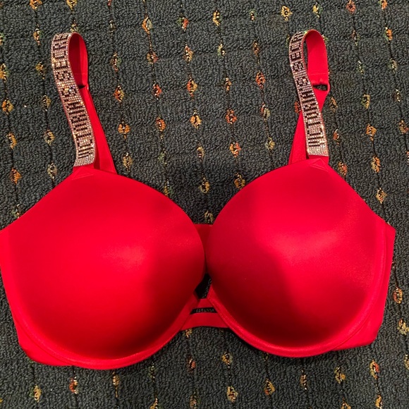 Victoria’s Secret push up 36 DD - Picture 2 of 4